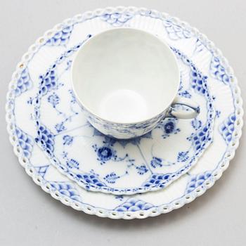 ROYAL COPENHAGEN, a part 'Musselmalet' coffee and dinner service, Denmark (49 pieces).