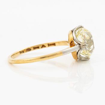 A ring 18K gold with a cushion-shaped old-cut diamond ca 4.30 ct, Carlman Stockholm 1904.