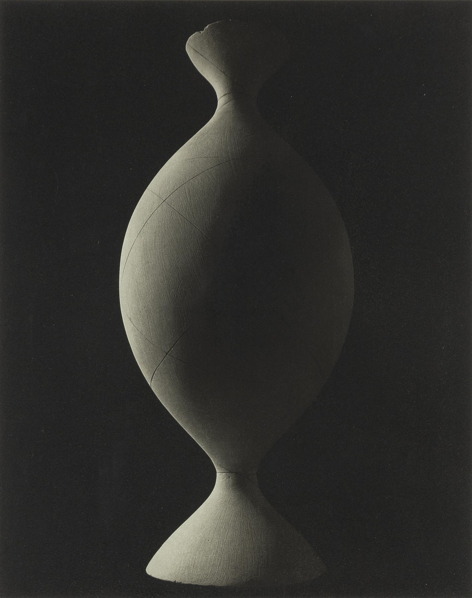 Hiroshi Sugimoto, ”Mathematical Form: Surface 0004”.