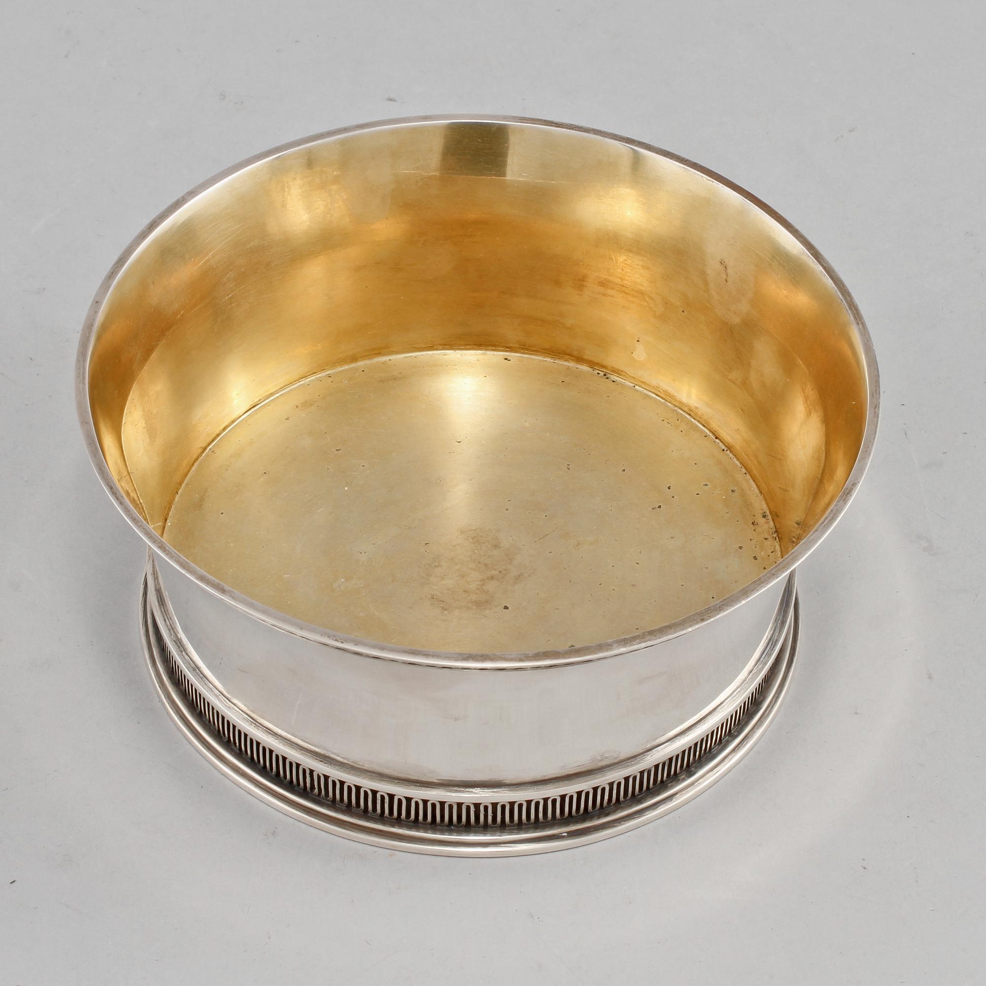 SKÅL, silver, CF Carlman, Stockholm, 1948. Vikt 380 g.