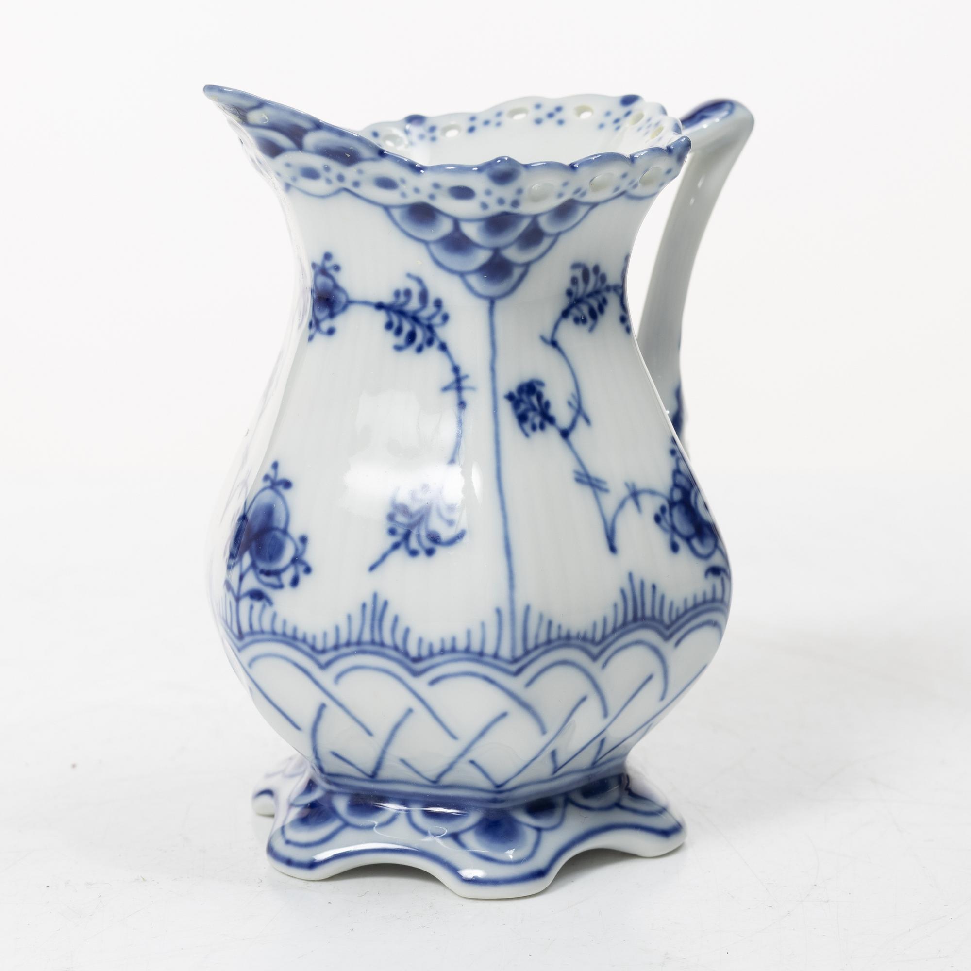 Royal Copenhagen, kaffeservis, 11 delar, porslin, "Musselmalet", mestadels helblonde, Danmark,
