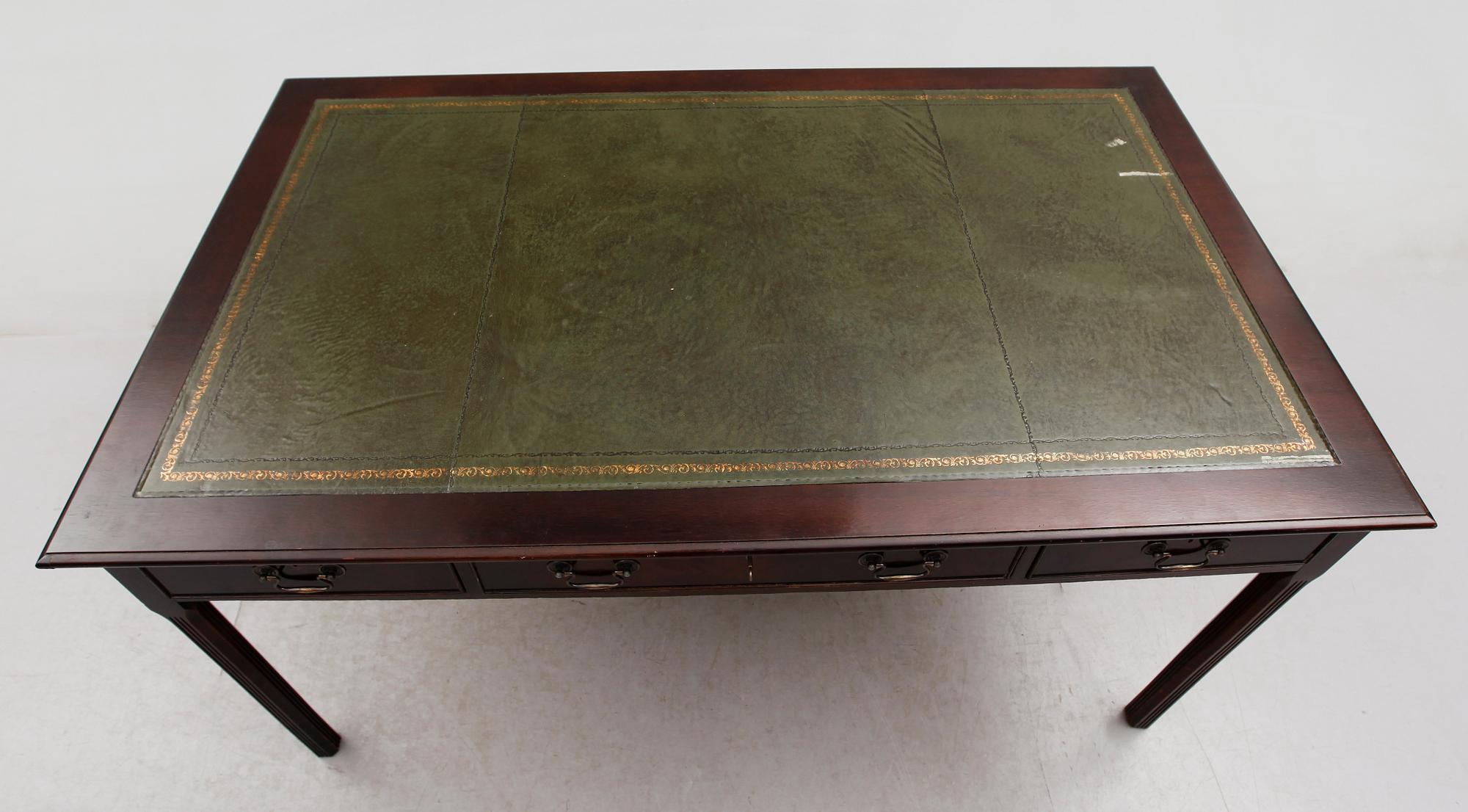 SKRIVBORD, England, 1900-talets andra hälft.