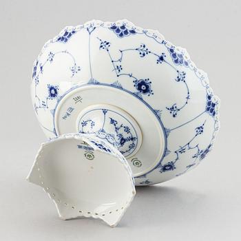 Royal Copenhagen,  a '1022' 'Musselmalet Full Lace' porcelain bowl, Denmark.