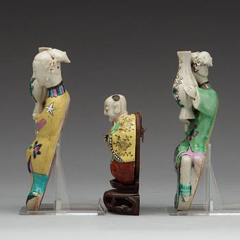 FIGURINER, tre stycken, porslin. Qingdynastin, 1800-tal.