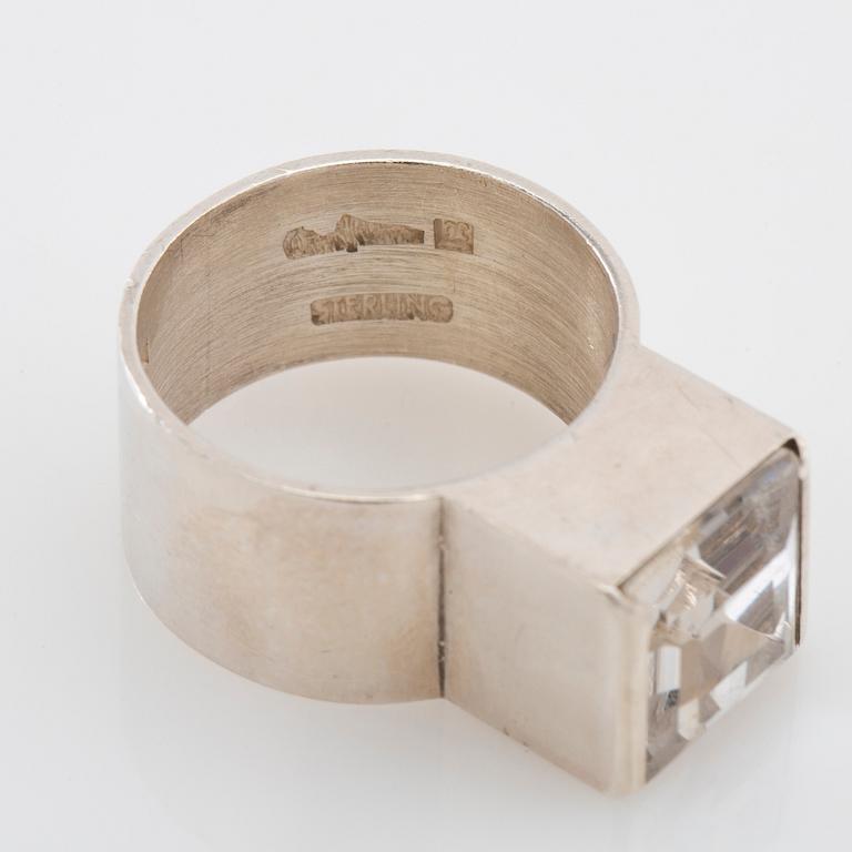 Wiwen Nilsson, Ring sterling silver med en trappslipad bergkristall, Lund 1970.