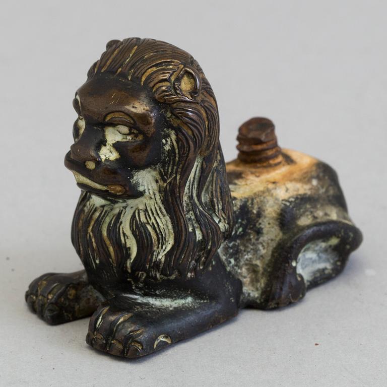 A 16TH CENTURY BRONZE FIGURE.