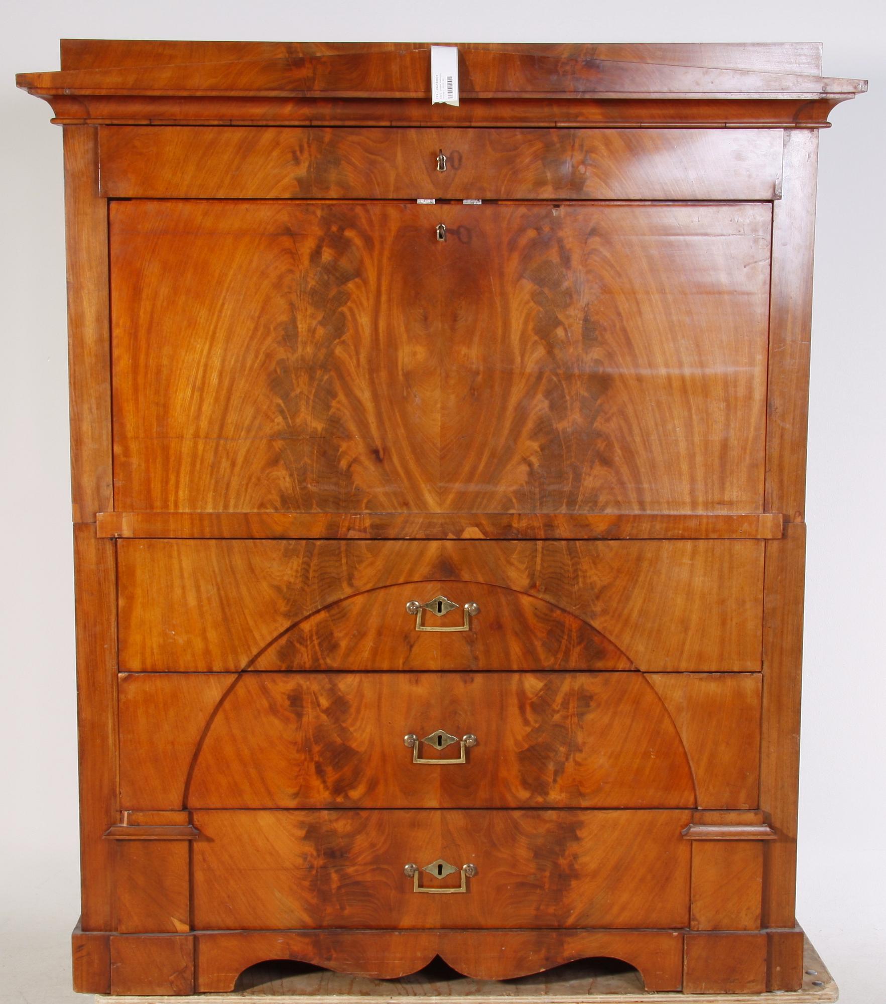 CHIFFONJE. Karl Johan. 1800-talets första hälft.