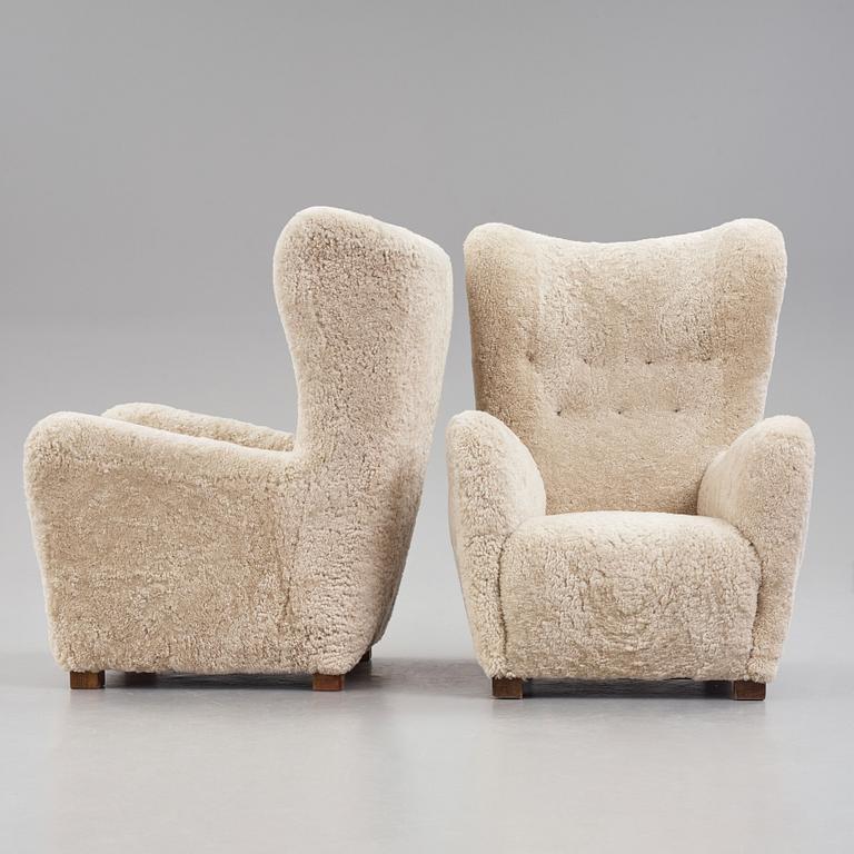 Fritz Hansen, two easy chairs, model "1672", Denmark 1940s.