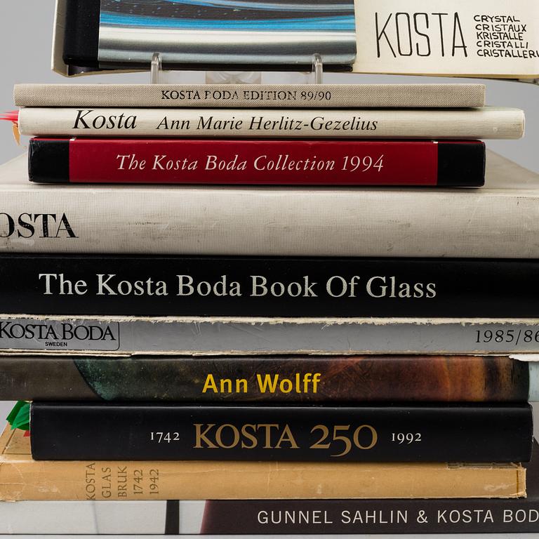A lot of eleven books regarding Kosta and Kosta Boda glasbruk.