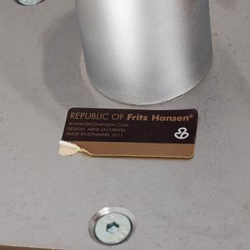 ARNE JACOBSEN, a 'Svanen' easy chair, Fritz Hansen, 2011.