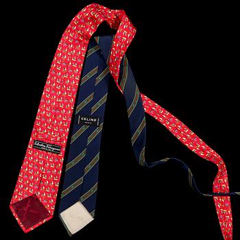SLIPSAR, 2 st, siden, Celine, Paris samt Salvatore Ferragamo, Italien. 1900-tal.