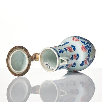 A ewer with cover, Qing dynasty, early 18th Century.