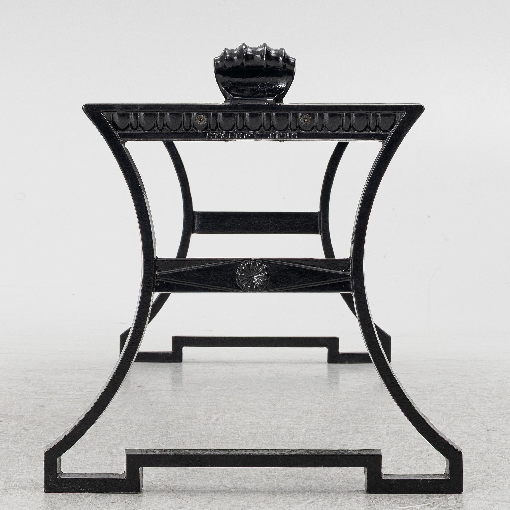 Folke Bensow, a "Sneckan" bench, Byarums Bruk, 21st century.