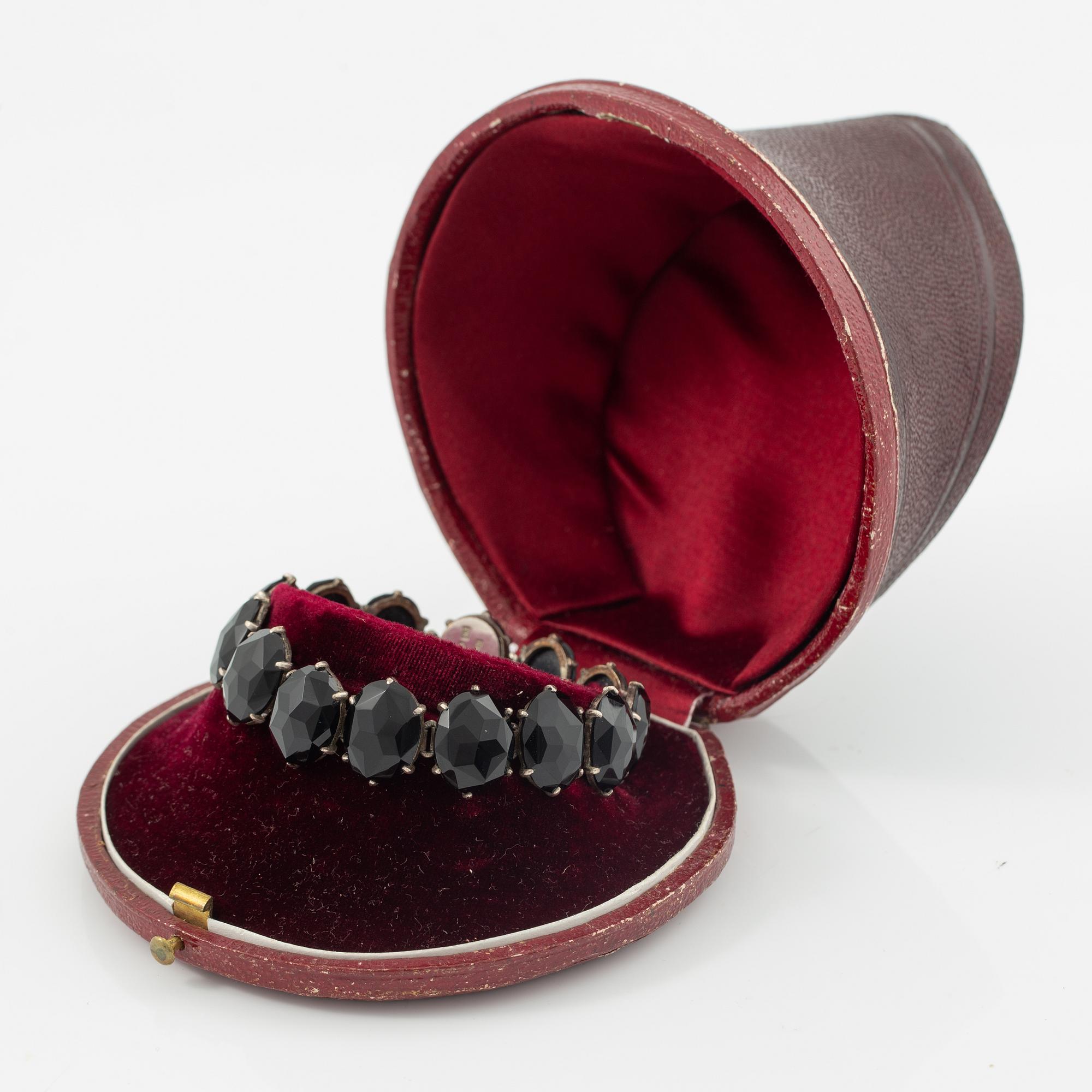 Armband silver med onyx.