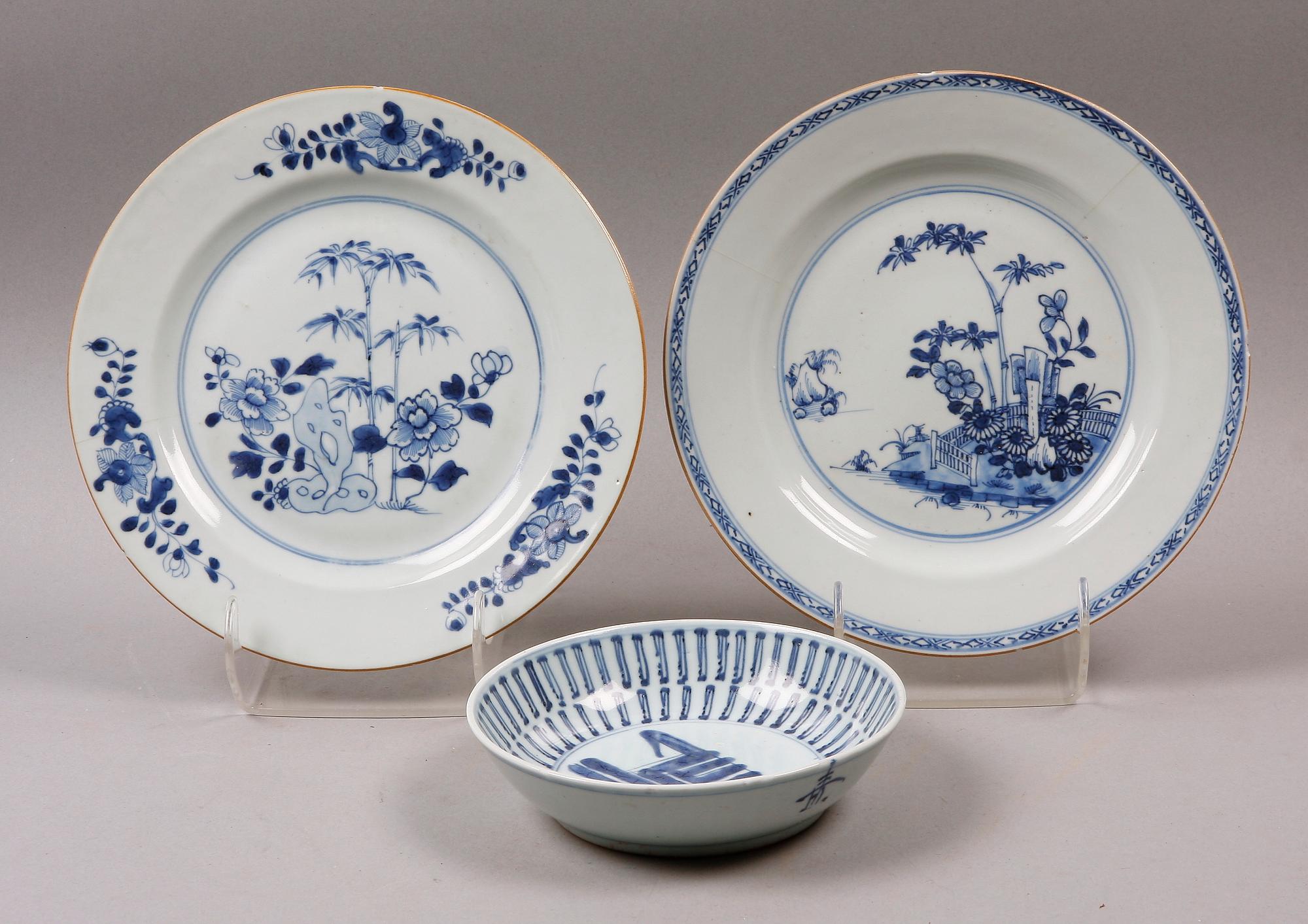 TALLRIKAR SAMT SKÅL, 3 delar, porslin, Kina. 1700- resp 1800-tal.