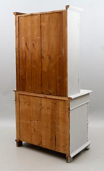 BOKSKÅP, 1800-talets andra hälft.