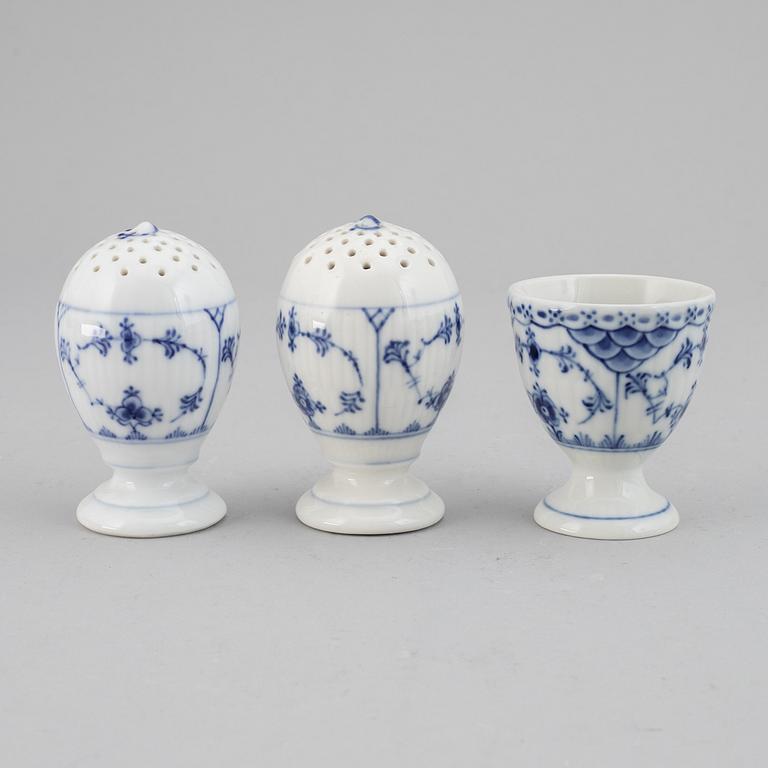 Royal Copenhagen, a porcelaine service, 'Musselmalet', Denmark. (63 pc).