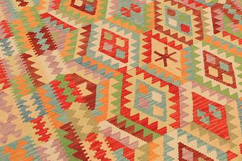 A CARPET, Kilim, ca 302 x 203 cm.