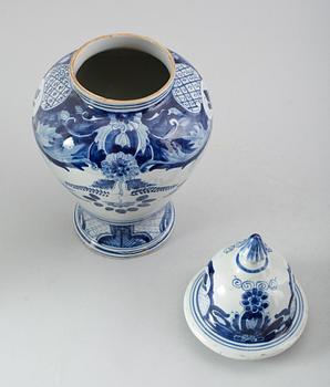 APOTEKSKRUS, fajans, 1800-tal.