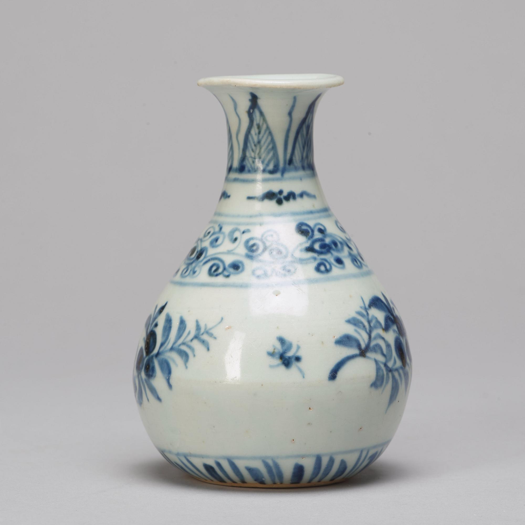 SKÅL, VAS samt FAT, porslin. Thailand, 16/1700-tal.