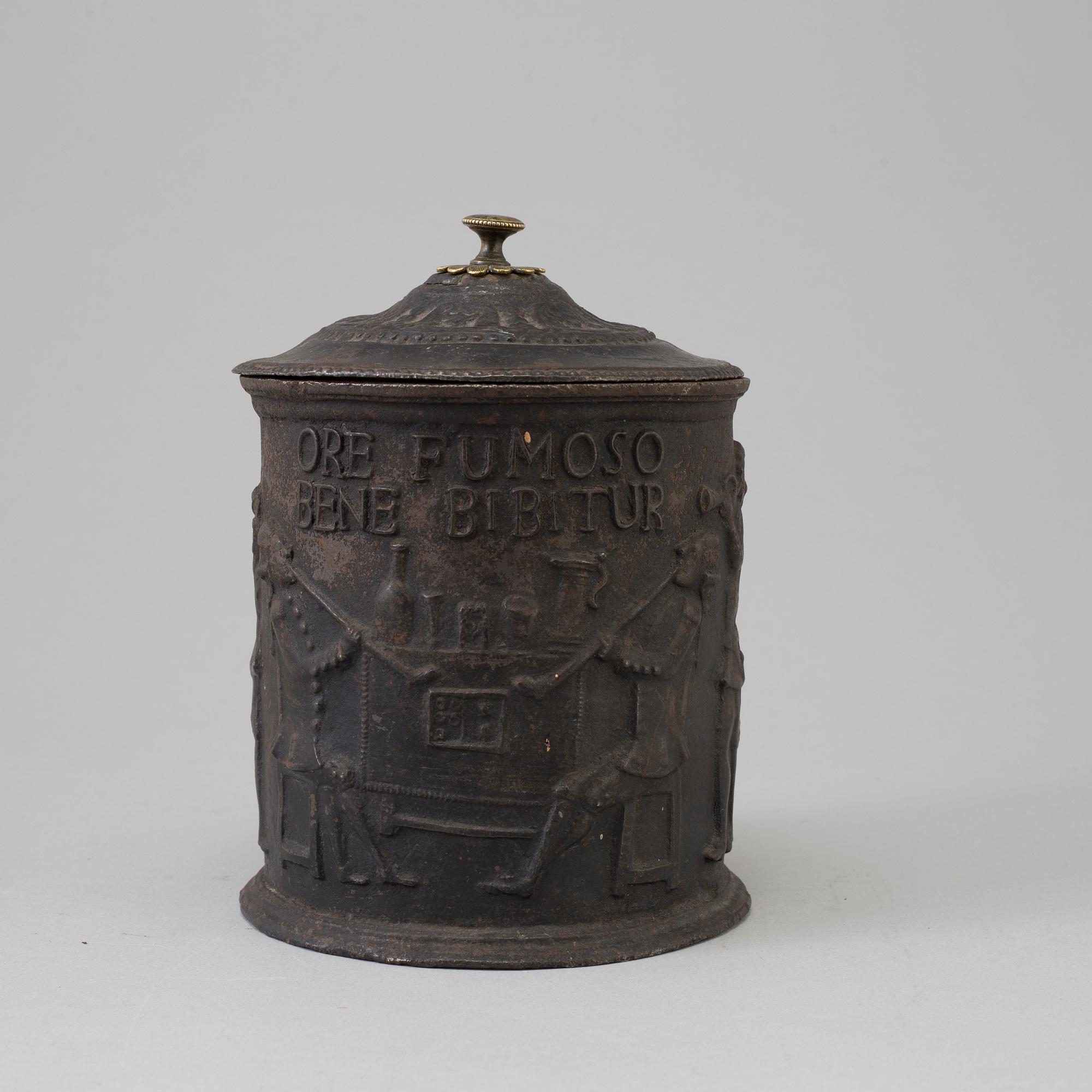 TOBAKSBURK, gjutjärn, Hellefors bruk, daterad 1791.