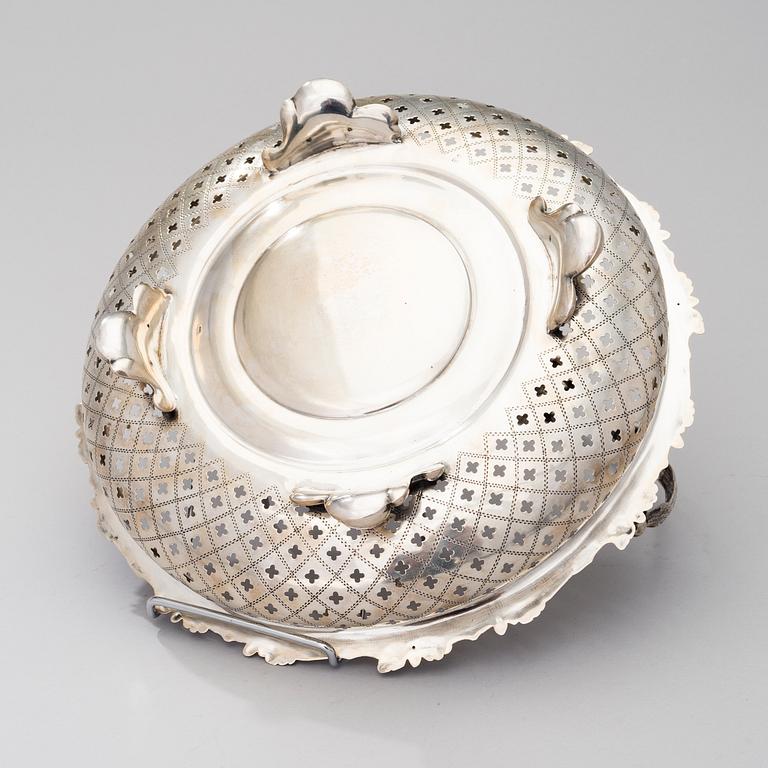 A SILVER SWING HANDLE BASKET, Germany late 19th century, controll marks Soviet Union, 20th century, weight 694 g.