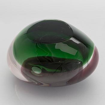 Timo Sarpaneva, a 'Sleeping bird' sculpture signed Timo Sarpaneva 1996. Nuutajärvi glass factory.