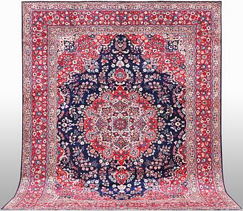 Carpet, Tabriz, ca 404 x 294 cm.