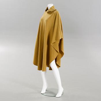 CAPE, Christian Dior.