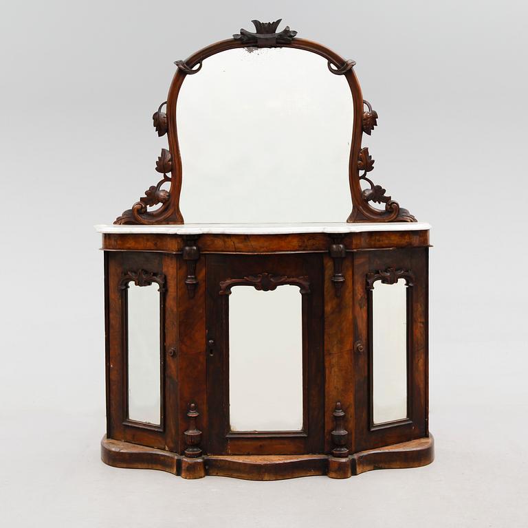 SPEGELSKÄNK, England, 1800-talets andra hälft.