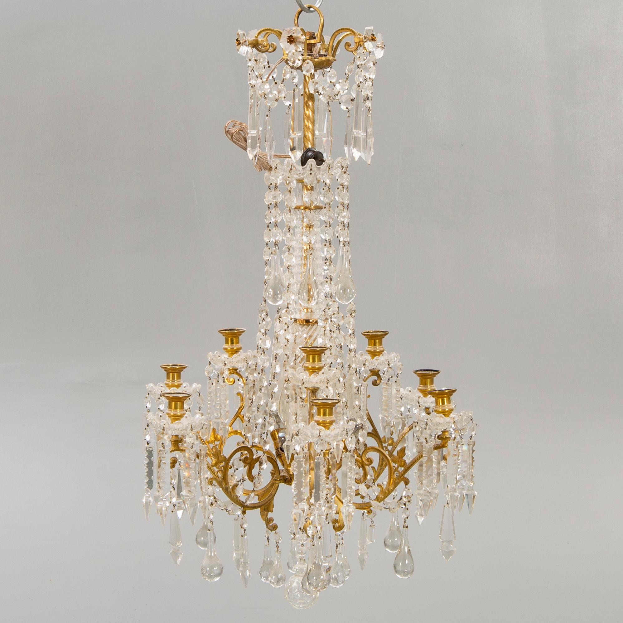A chandelier around 1900.