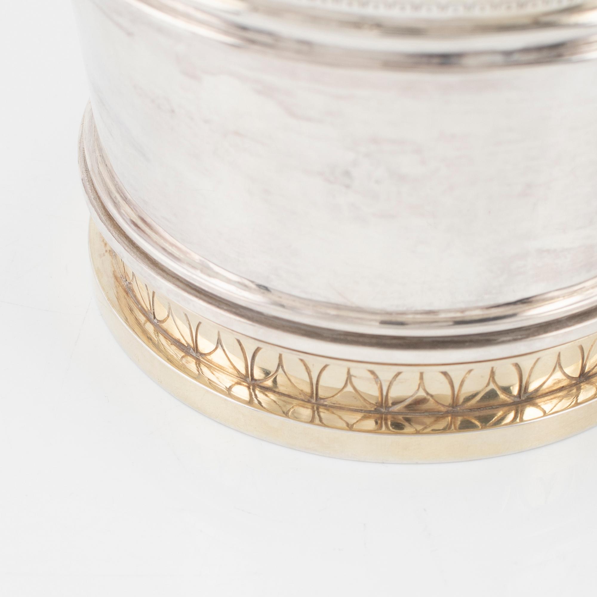 Eric Löfman,  a silver bonbonnière, mark of MGAB, Uppsala 1983. No. 7 out of 10.