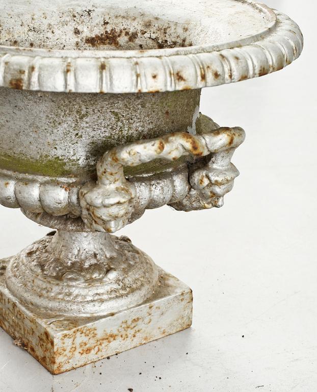 TRÄDGÅRSURNA, gjutjärn, 1900/2000-tal.