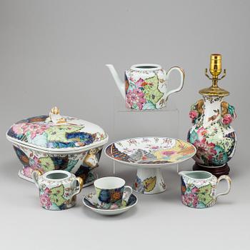 A part 'Tobacco Leaf' porcelain dinner and coffee service, Mottahedeh Collection, 20th century (47 pieces).