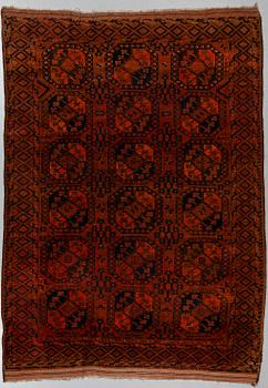 A CARPET, semi-antique Ersari, ca 278 x 195 cm.