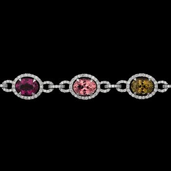 1189. A multi coloured tourmaline bracelet, set with diamonds tot app 2.17 cts.