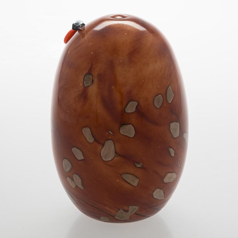 Oiva Toikka, a glass bird, 'Uhuu', signed O. Toikka Nuutajärvi.