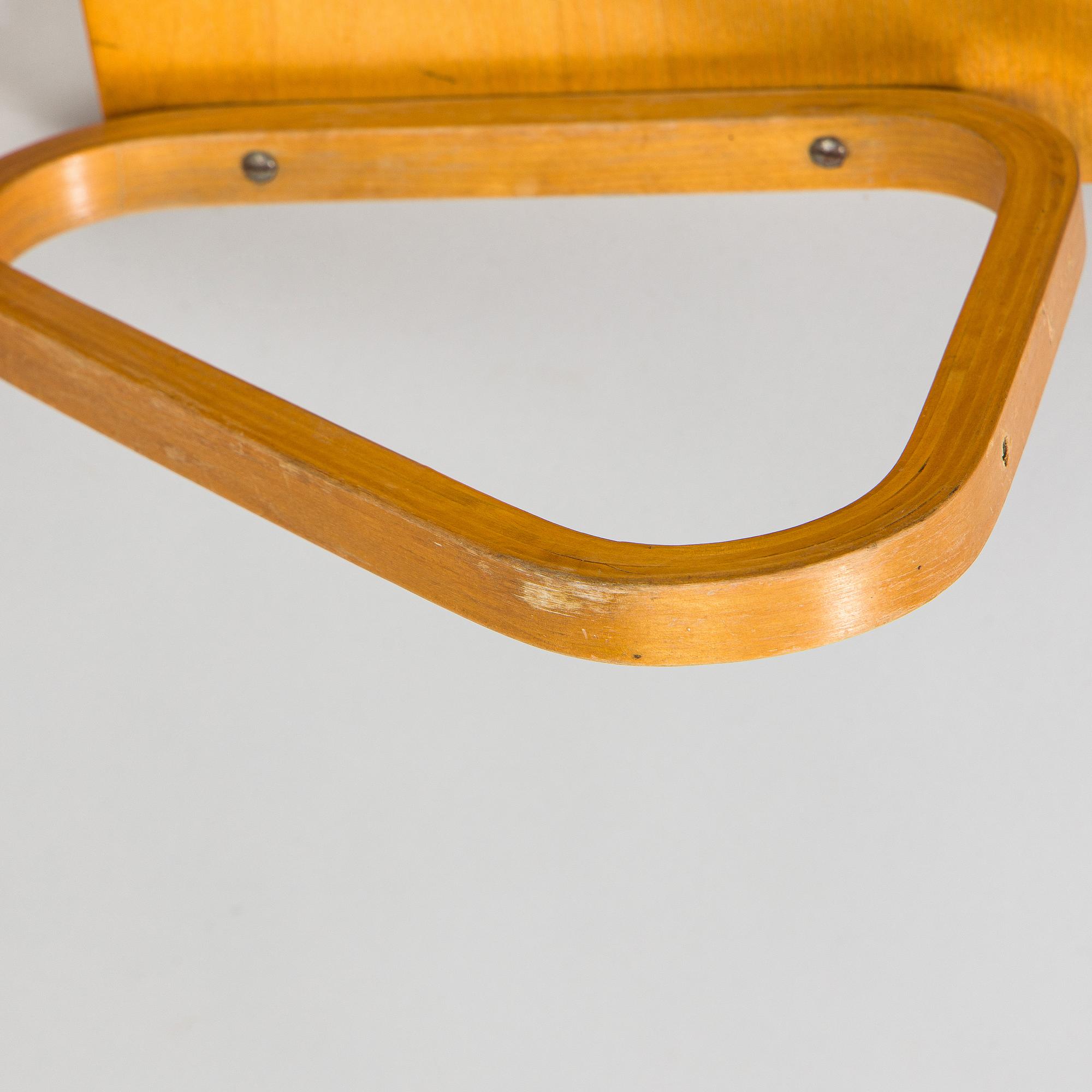 Alvar Aalto, 6 st, modell 112A för O.Y. Huonekalu- ja Rakennustyötehdas A.B. 1900-talets mitt.