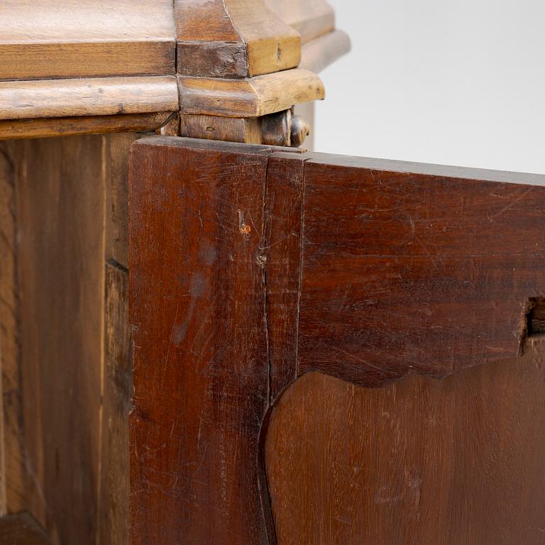 Vitrinskåp, troligen Holland, 1800-tal.