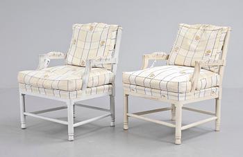 FÅTÖLJER, ett par. Gripsholmsmodellen, brickmärkta KA Roos, Helsingborg. Sent 1900-tal.