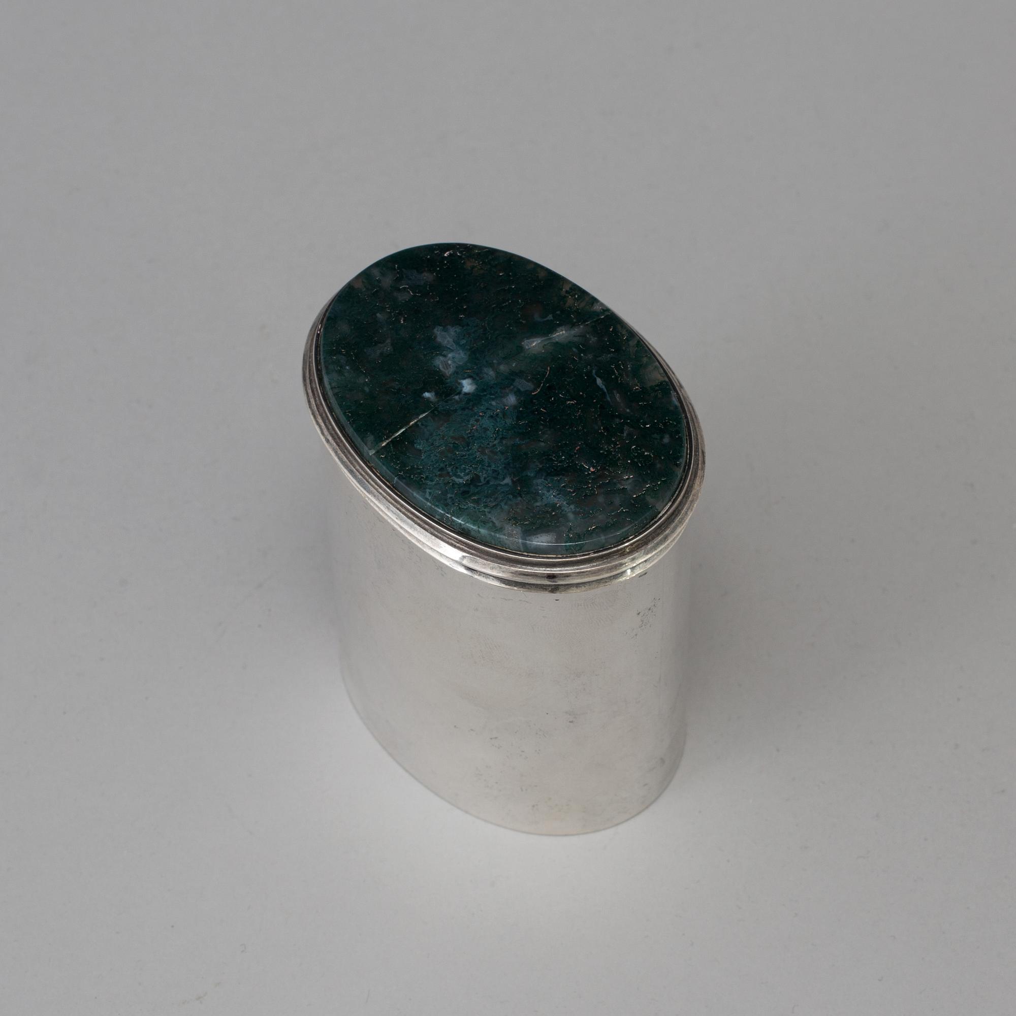 ATELIER BORGILA, burk med lock, silver 925/1000 och agat, Stockholm 1968.