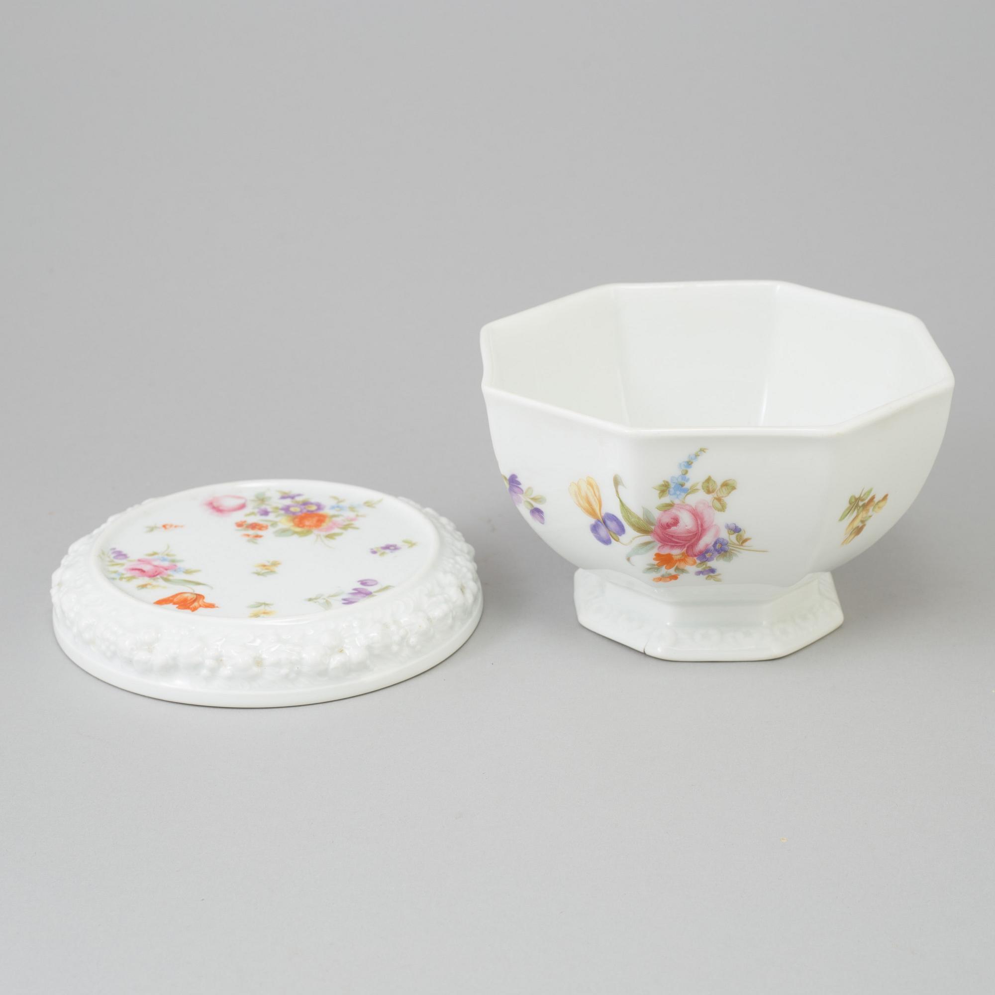 MATSERVIS, 117 delar, porslin. Rosenthal, "Maria" 1900-tal.