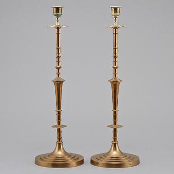 LJUSSTAKAR, mässing, 1900-tal.