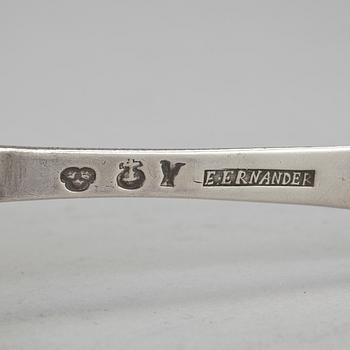 BÄGARE och SKEDAR, 3 del, bland annat en bägare av Johan Leffler, Falun, 1766. Vikt ca  125 g.