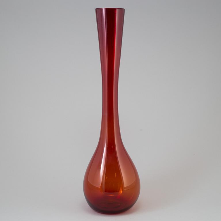 ARTHUR PERCY, A large 20th century red glass vase.
