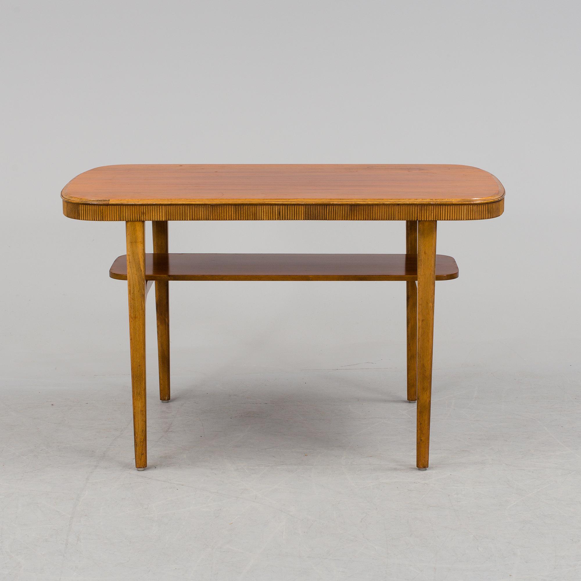 A 1940s table.
