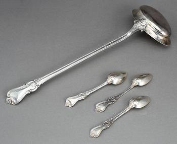 SOPPSLEV samt DESSERTSKEDAR /TESKEDAR, 1+3 "Olga", Kristianstad, 1855 och 1888. Vikt ca 308 gram.