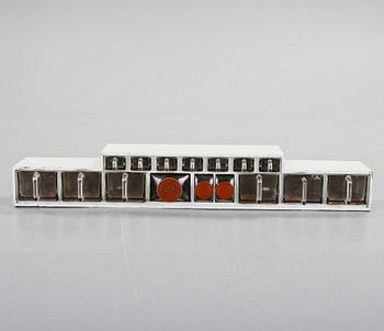 KRYDDHYLLA, 1930-tal. Glas och trä.