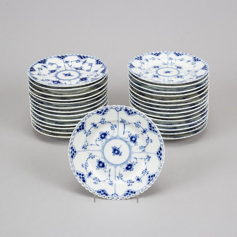 Royal Copenhagen,  28 'Musselmalet Full Lace' porcelain plates '1087', Denmark.