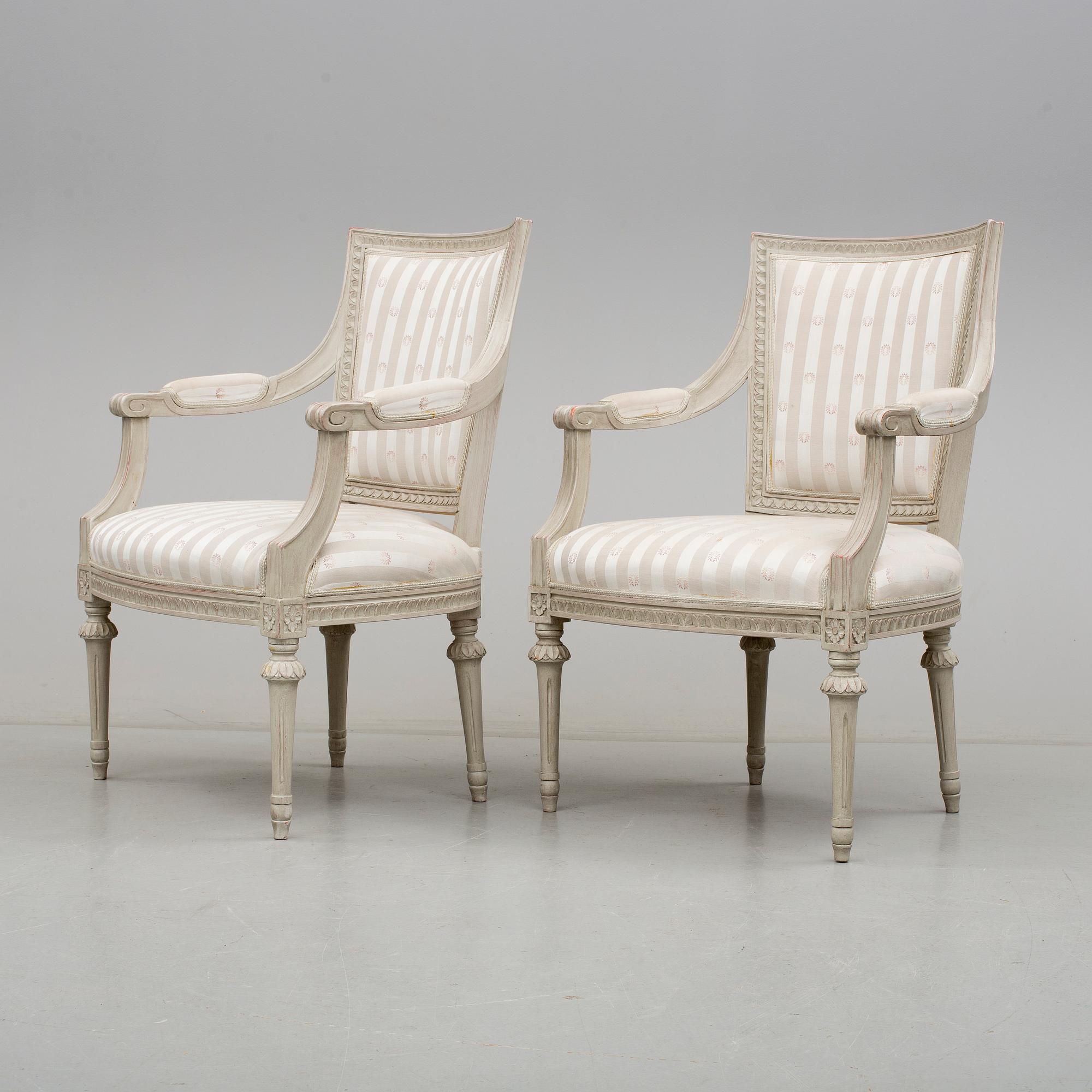 KARMSTOLAR, ett par, gustaviansk stil, 1900/2000-tal.